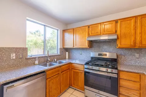 Kitchen - 2471 Almaden Ct, Stockton, CA 95206 photo 4 of 5