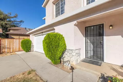 Exterior - 2471 Almaden Ct, Stockton, CA 95206 photo 3 of 11