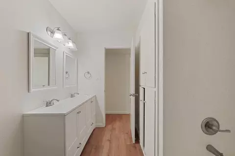 Bath - 55 N Allen Dr, Lodi, CA 95242 photo 3 of 3
