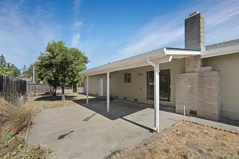 Exterior - 55 N Allen Dr, Lodi, CA 95242 photo 4 of 12