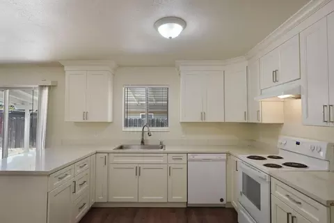Kitchen - 55 N Allen Dr, Lodi, CA 95242 photo 2 of 4