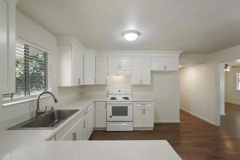 Kitchen - 55 N Allen Dr, Lodi, CA 95242 photo 3 of 4