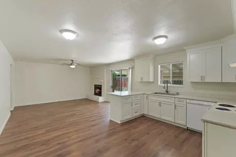 Living - 55 N Allen Dr, Lodi, CA 95242 photo 4 of 9