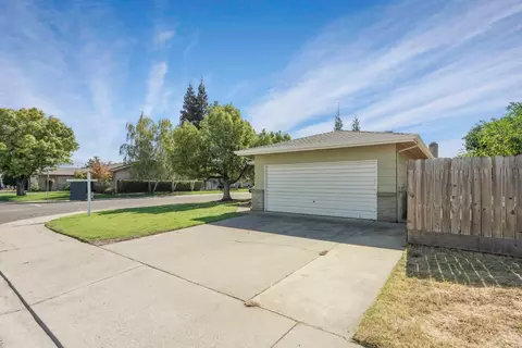 Exterior - 55 N Allen Dr, Lodi, CA 95242 photo 2 of 12