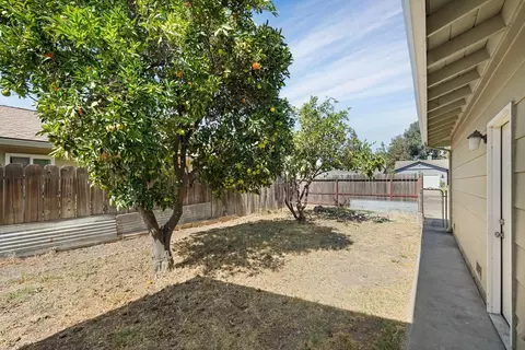 Exterior - 55 N Allen Dr, Lodi, CA 95242 photo 9 of 12