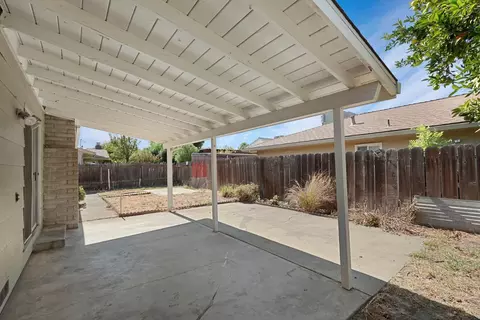 Exterior - 55 N Allen Dr, Lodi, CA 95242 photo 10 of 12