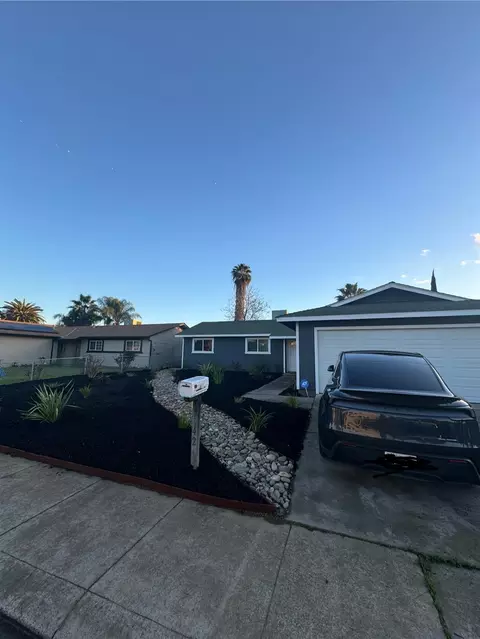 2542 Bradford Way, Riverbank, CA 95367
