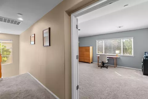 Entry Way - 1078 Atherton Dr, Tracy, CA 95304 photo 3 of 4