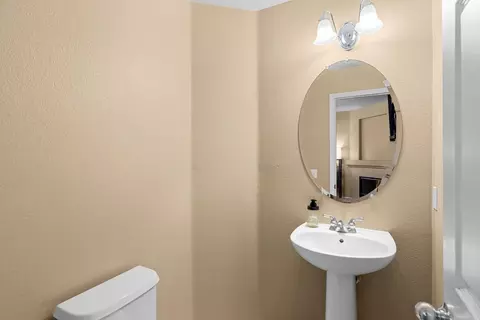 Bath - 1078 Atherton Dr, Tracy, CA 95304 photo 1 of 5