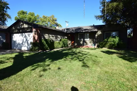 8313 Briarcliff Way, Sacramento, CA 95826