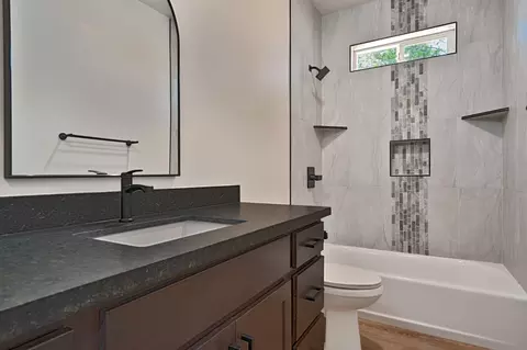 Bath - 5480 Daisy Dr, Pollock Pines, CA 95726 photo 5 of 6