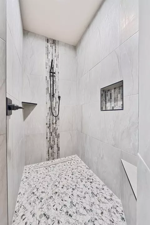 Bath - 5480 Daisy Dr, Pollock Pines, CA 95726 photo 2 of 6