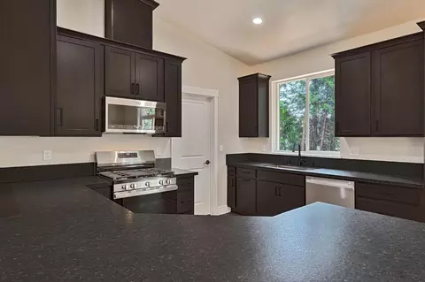 Kitchen - 5480 Daisy Dr, Pollock Pines, CA 95726 photo 2 of 3
