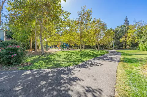 Exterior - 2118 Saratoga Pl, Davis, CA 95616 photo 10 of 11