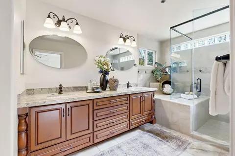 Bath - 2118 Saratoga Pl, Davis, CA 95616 photo 2 of 4