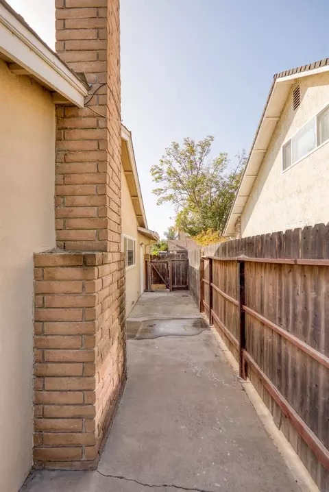 Exterior - 3313 Mesquite Way, Modesto, CA 95355 photo 9 of 13