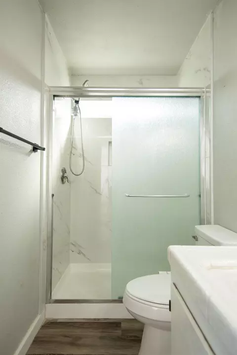 Bath - 3313 Mesquite Way, Modesto, CA 95355 photo 2 of 4