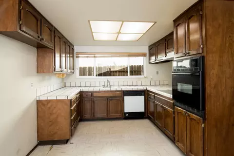 Kitchen - 3313 Mesquite Way, Modesto, CA 95355 photo 3 of 5