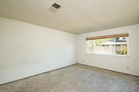 Living - 3313 Mesquite Way, Modesto, CA 95355 photo 7 of 8