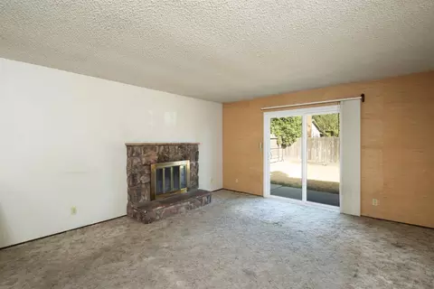 Living - 3313 Mesquite Way, Modesto, CA 95355 photo 3 of 8