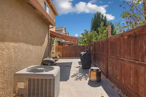 Exterior - 16891 Tulip Tree Way, Lathrop, CA 95330 photo 4 of 7