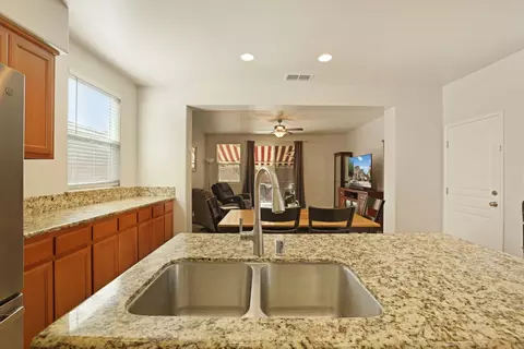 Kitchen - 16891 Tulip Tree Way, Lathrop, CA 95330 photo 6 of 6