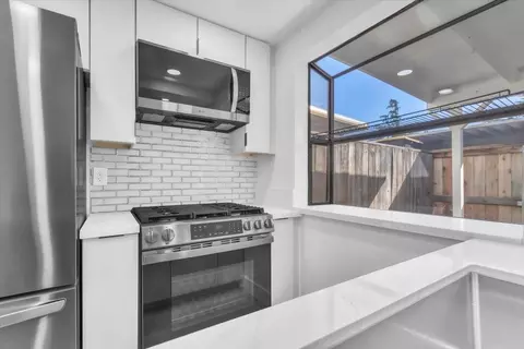 Kitchen - 4032 Oak Villa Cir, Carmichael, CA 95608 photo 3 of 6