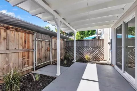 Exterior - 4032 Oak Villa Cir, Carmichael, CA 95608 photo 4 of 8