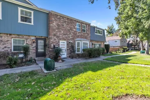 Exterior - 4032 Oak Villa Cir, Carmichael, CA 95608 photo 2 of 8