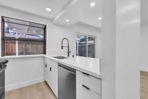 Kitchen - 4032 Oak Villa Cir, Carmichael, CA 95608 photo 1 of 6