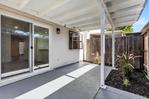 Exterior - 4032 Oak Villa Cir, Carmichael, CA 95608 photo 5 of 8