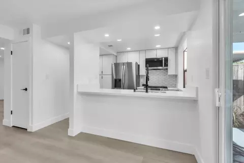 Kitchen - 4032 Oak Villa Cir, Carmichael, CA 95608 photo 6 of 6