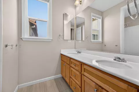 Bath - 3008 Caden Dr, Modesto, CA 95355 photo 1 of 4