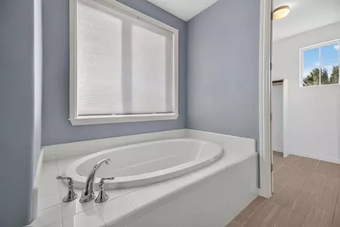 Bath - 3008 Caden Dr, Modesto, CA 95355 photo 4 of 4
