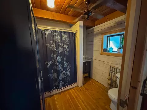 Bath - 1820 Meadow View Rd, West Point, CA 95255 photo 2 of 4