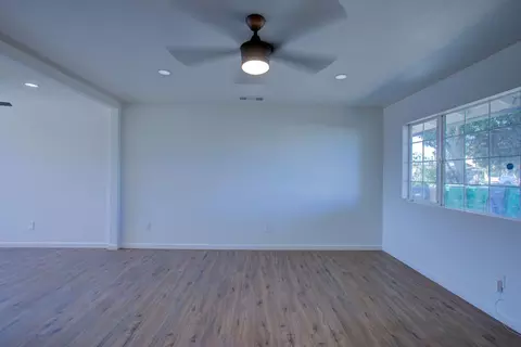 Living - 2864 Elm Ave, Merced, CA 95348 photo 2 of 4