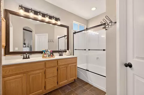 Bath - 3110 Aaron Dr, Rocklin, CA 95765 photo 2 of 2
