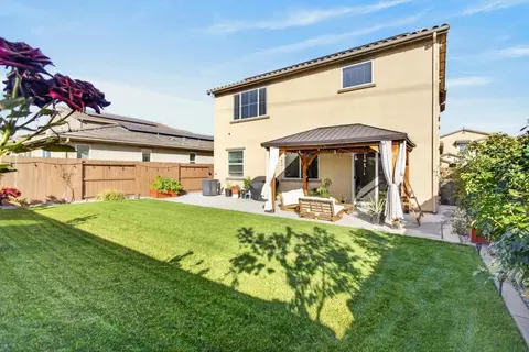 2129 Borealis Cir, Roseville, CA 95747