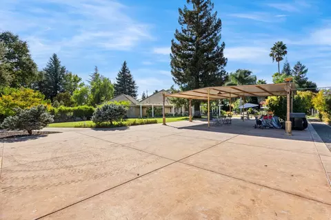 Exterior - 22605 N Davis Rd, Lodi, CA 95242 photo 6 of 17