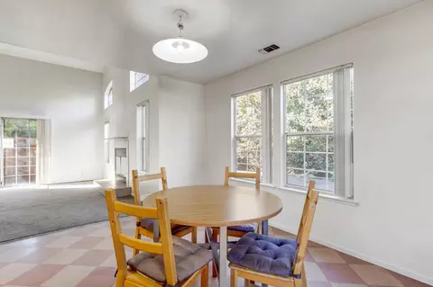 Dining - 2700 Sycaomre Ln, Davis, CA 95616 photo 4 of 4