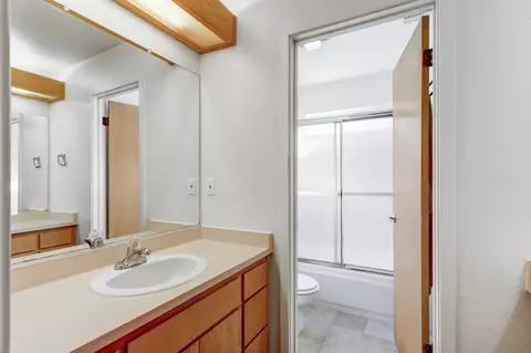 Bath - 2700 Sycaomre Ln, Davis, CA 95616 photo 1 of 4