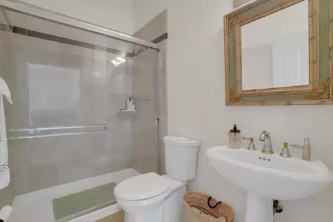 Bath - 1945 Foxtail Ct, Turlock, CA 95382 photo 3 of 6