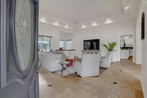 Entry Way - 1945 Foxtail Ct, Turlock, CA 95382 photo 1 of 3
