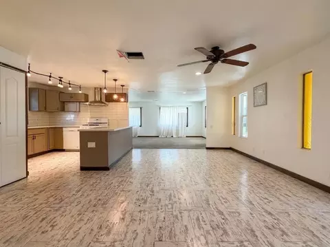 Living - 6 Softwind Dr, Lodi, CA 95242 photo 2 of 7