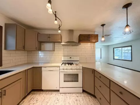 Kitchen - 6 Softwind Dr, Lodi, CA 95242 photo 2 of 2