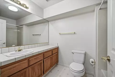 Bath - 133 Windsor Ln, Grass Valley, CA 95949 photo 4 of 4