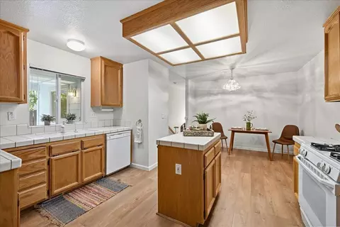 Kitchen - 133 Windsor Ln, Grass Valley, CA 95949 photo 4 of 4