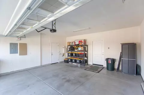 Entry Way - 1170 Aartman Dr, Ripon, CA 95366 photo 2 of 2