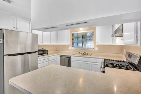 Kitchen - 829 Inez Dr, Modesto, CA 95351 photo 2 of 3