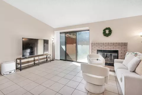 Living - 829 Inez Dr, Modesto, CA 95351 photo 1 of 1